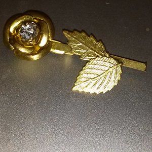 Gold tone rose flower floral pin brooch leaf leaves 80s